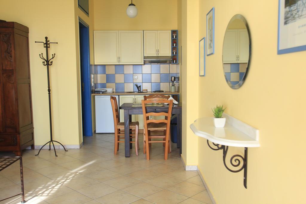 Iliobasilema Studios & Apartments Фискардон Номер фото
