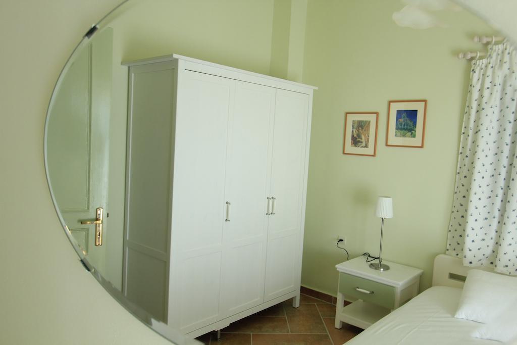 Iliobasilema Studios & Apartments Фискардон Номер фото
